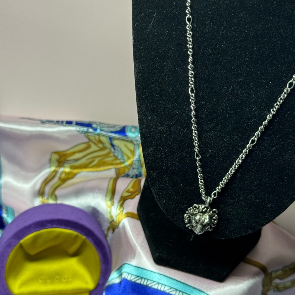 Gucci Antique Silver Tone Lion Pendant Necklace with Purple Gucci Box Excellent